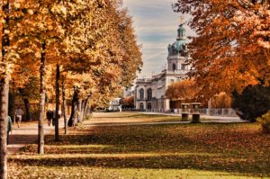 castle-charlottenburg-1053047_640