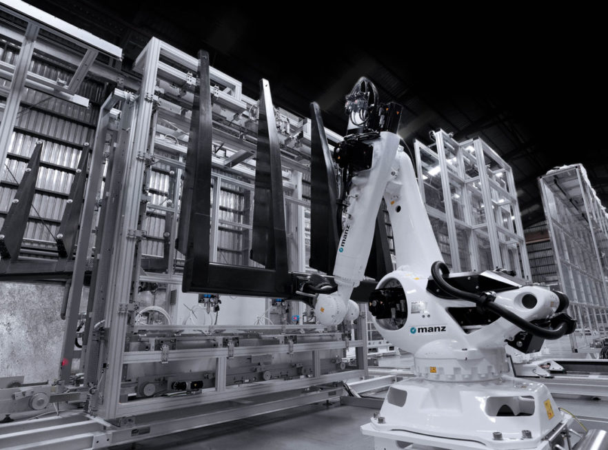 Roboter-Handlingsystem für den Transport von Substraten der Generation 8.6 in der Produktionslinie für LCD-TV-Panels bei HKC.