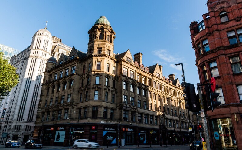AM Alpha, ein globales Family Office für Immobilieninvestments, erwirbt die Büroimmobilie „196 Deansgate“ im Zentrum von Manchester