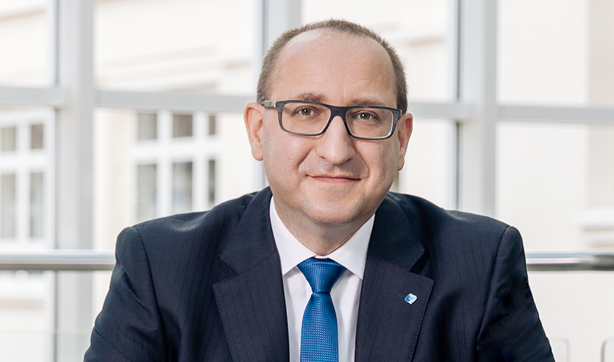 Dr. Guido Bader